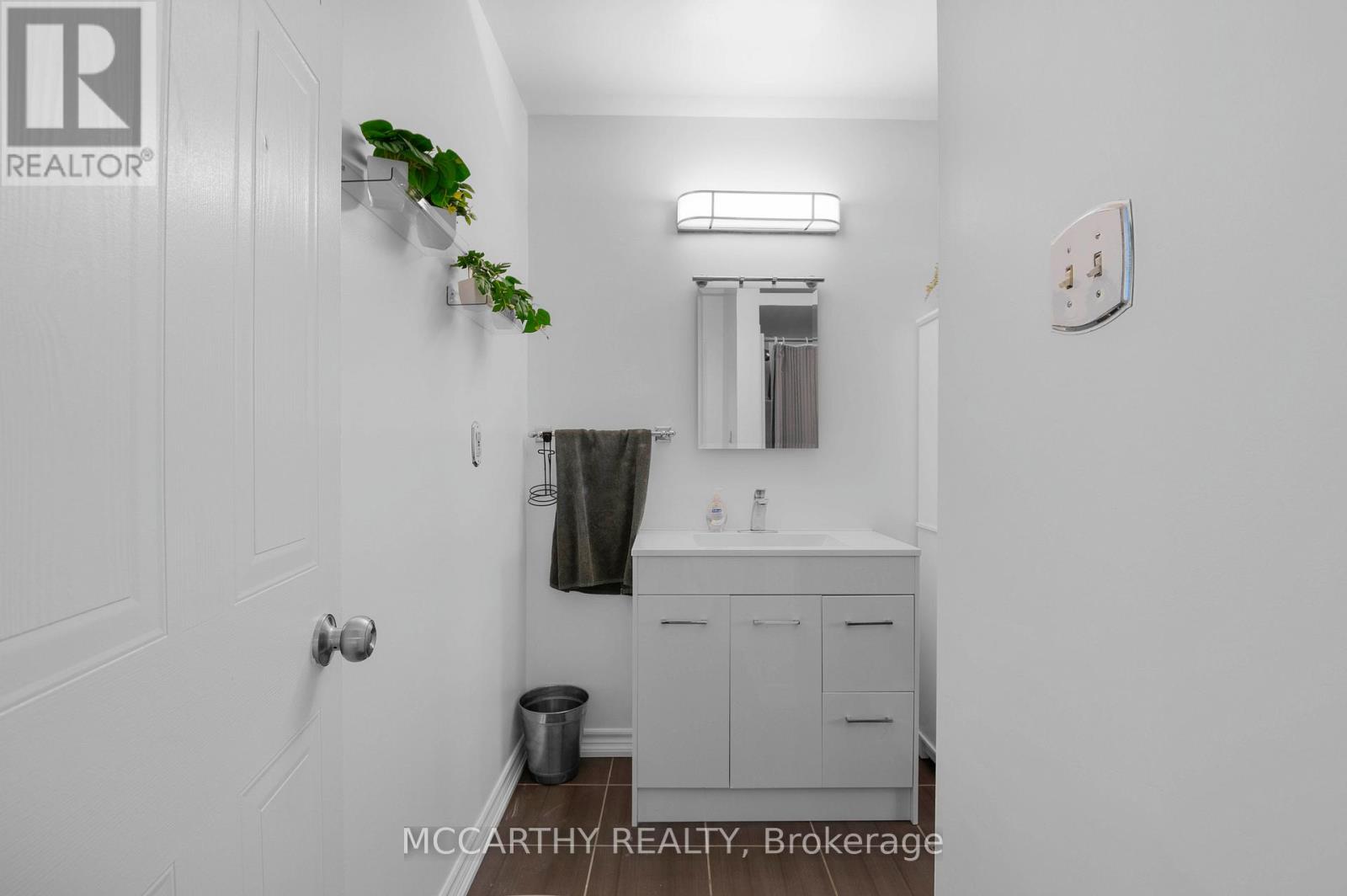 Photo 50 of 34 Corrie Crescent, Essa ON