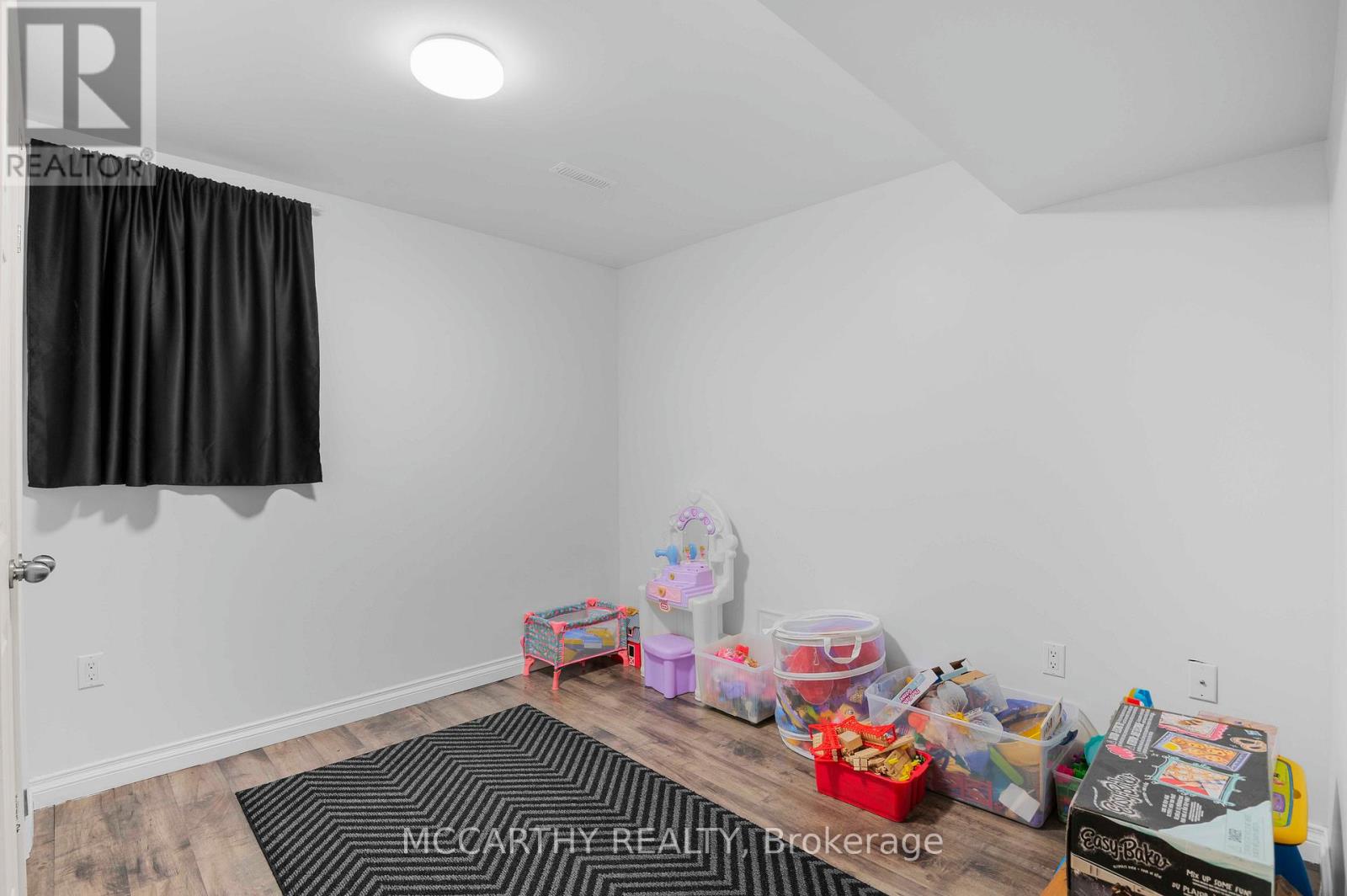 Photo 35 of 34 Corrie Crescent, Essa ON