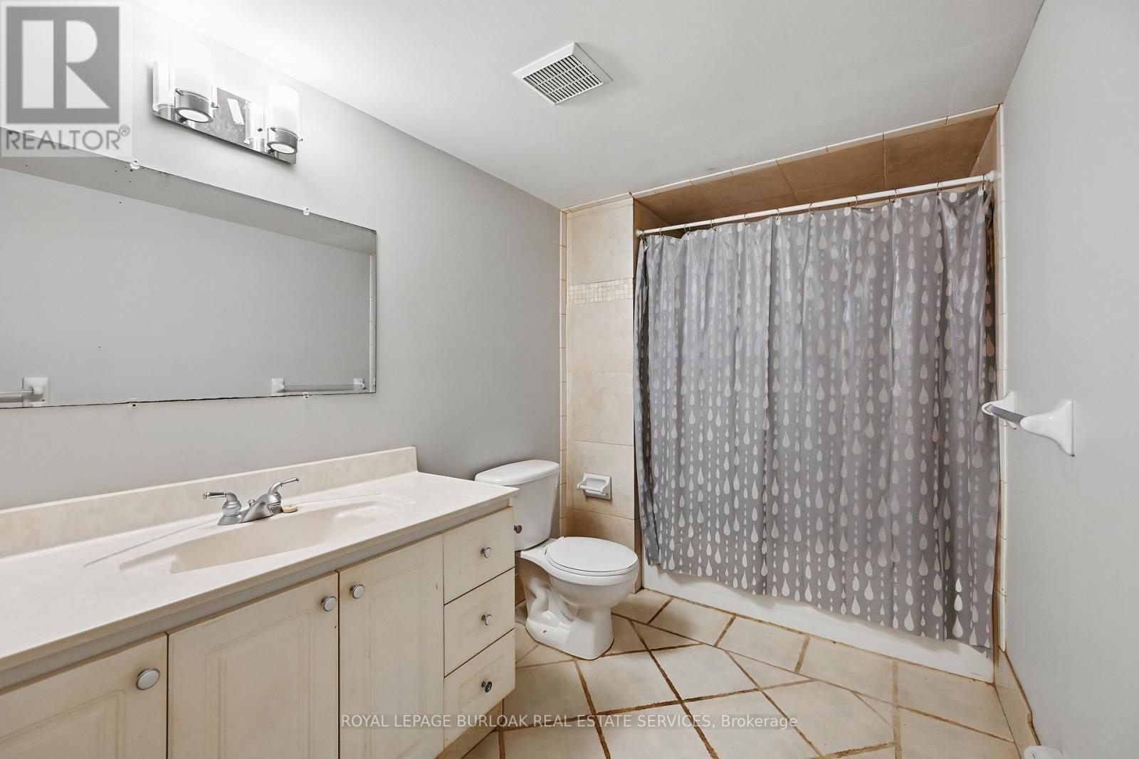 Photo 39 of 55 Barton Street W, Hamilton ON