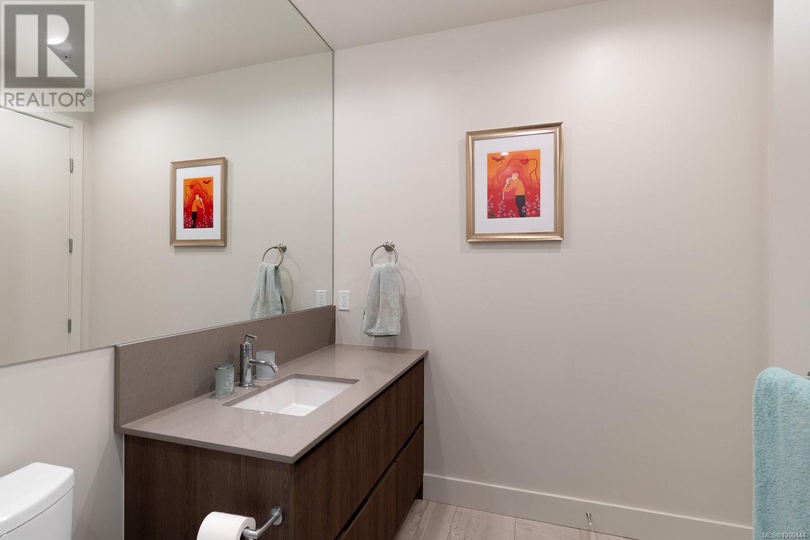 602 1216 Carlisle Ave, Esquimalt