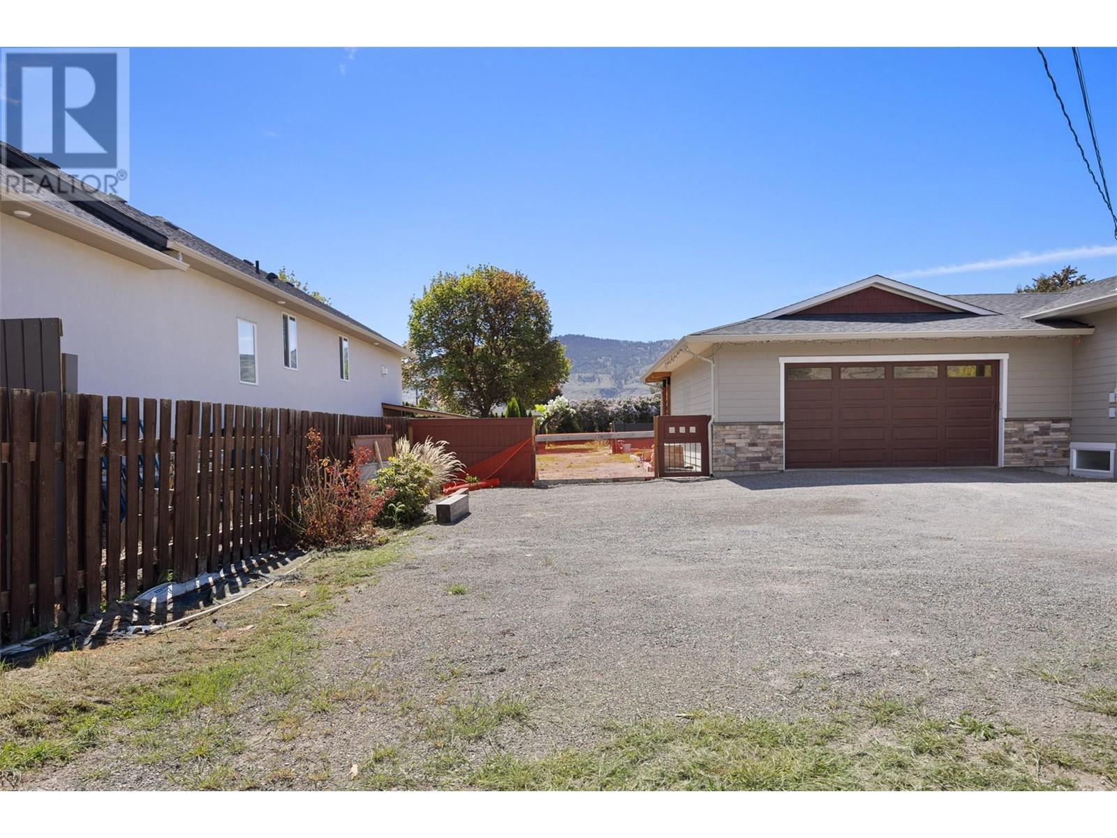 2029 PARKCREST AVENUE - Image 8