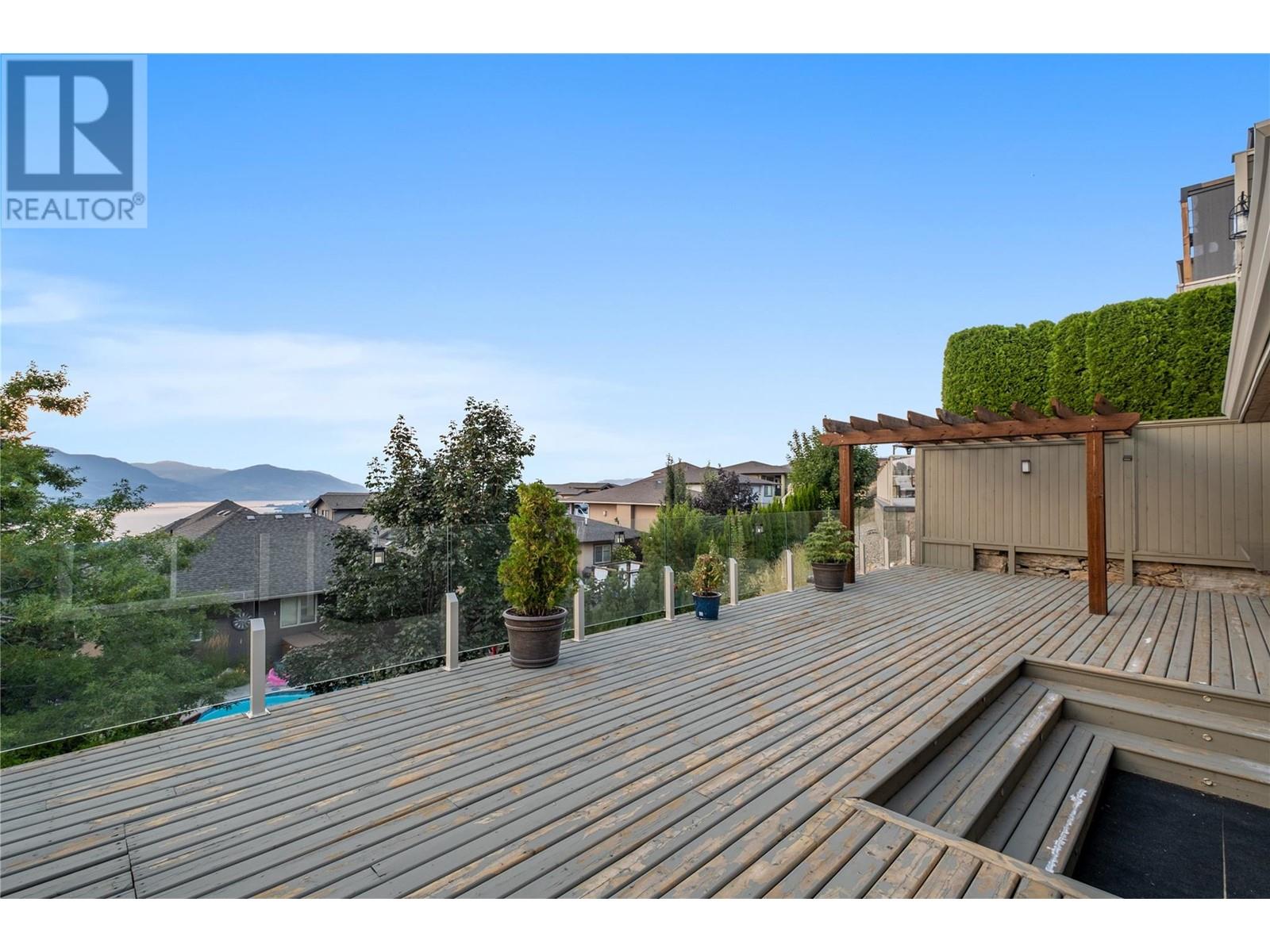  856 Hewetson Avenue, Kelowna