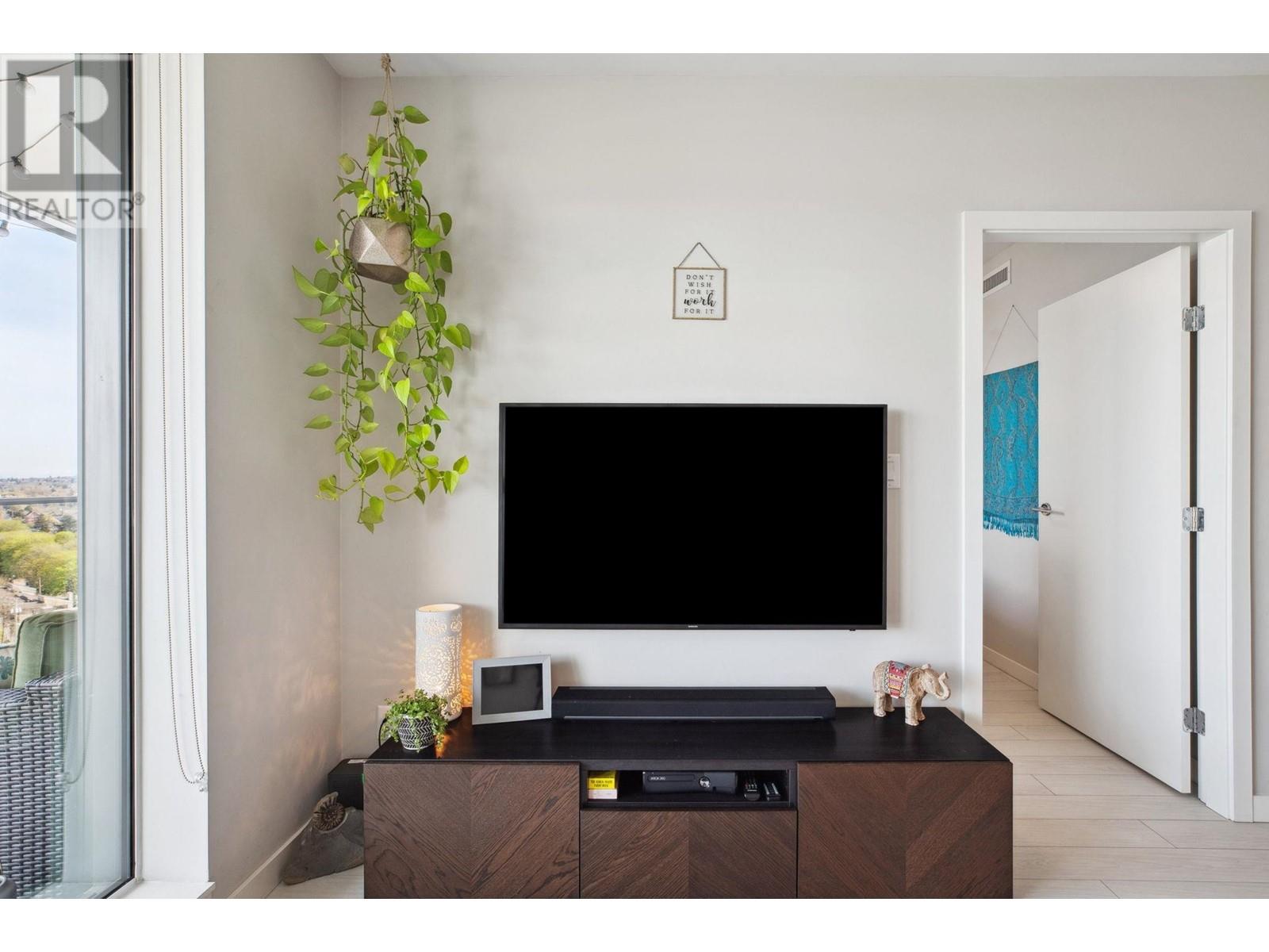 Photo 8 of 1804 285 E 10th Avenue, Vancouver BC
