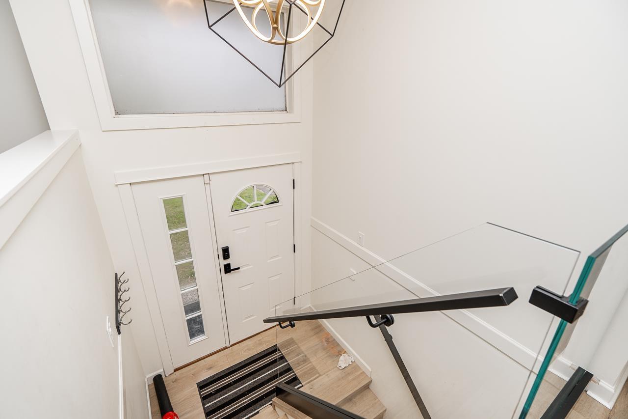 Photo 5 of 4437 196 A Street, Langley BC