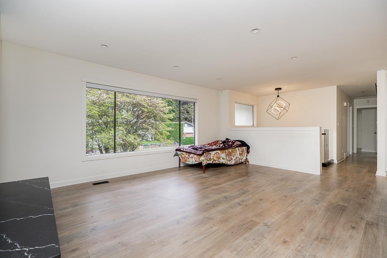 Photo 7 of 4437 196 A Street, Langley BC