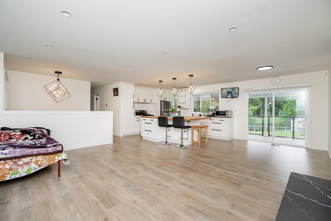 Photo 8 of 4437 196 A Street, Langley BC