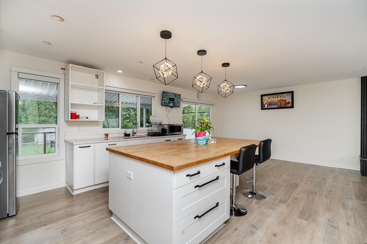 Photo 13 of 4437 196 A Street, Langley BC