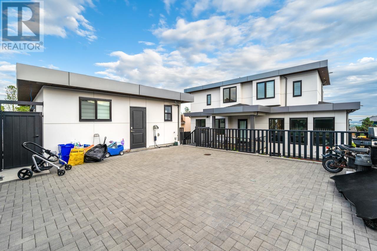 5655 PORTLAND STREET, Burnaby