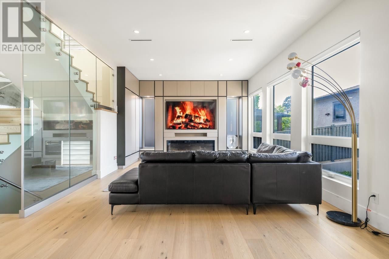 5655 PORTLAND STREET, Burnaby