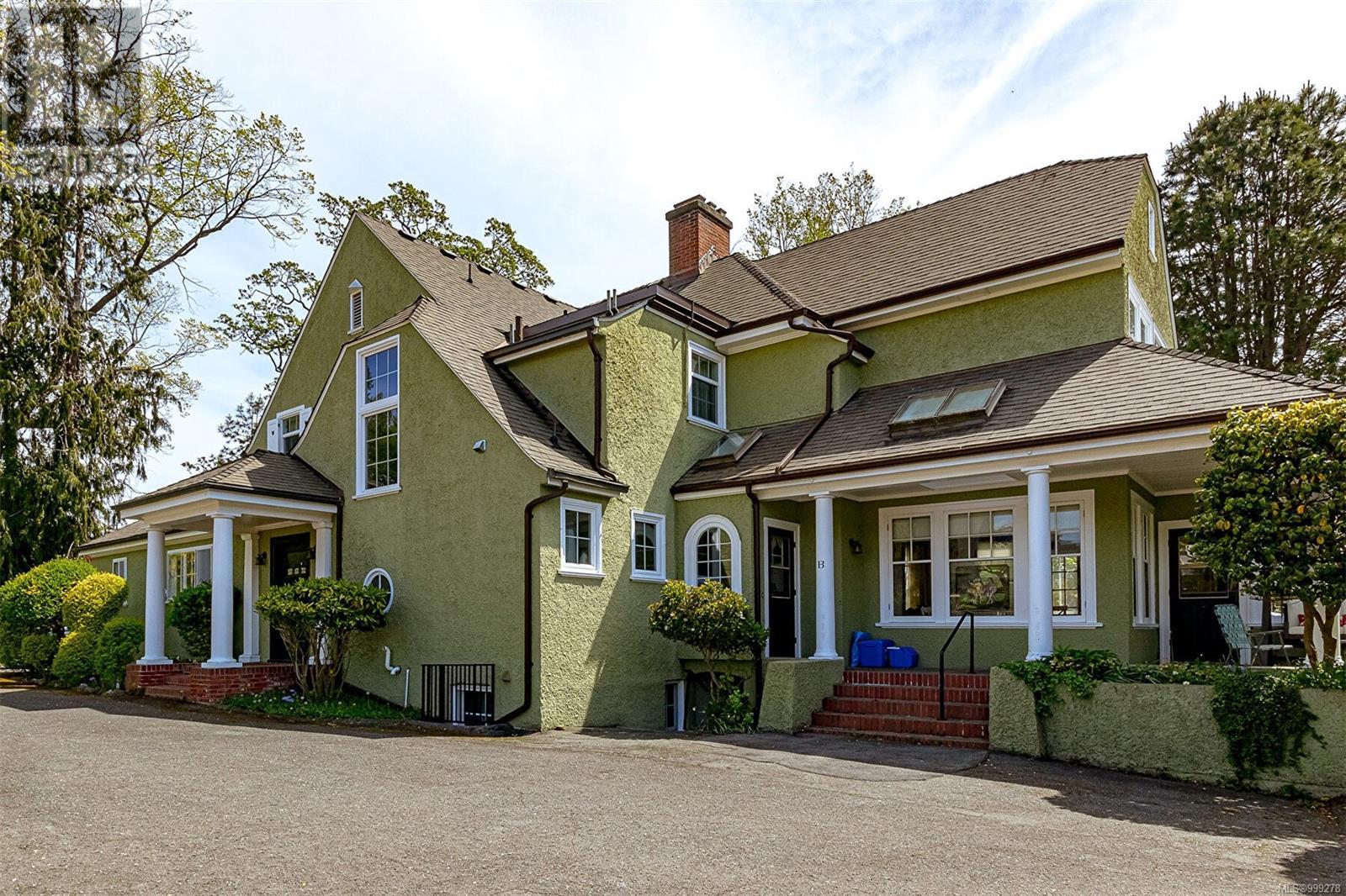 Photo 3 of 820 Pemberton Rd, Victoria BC