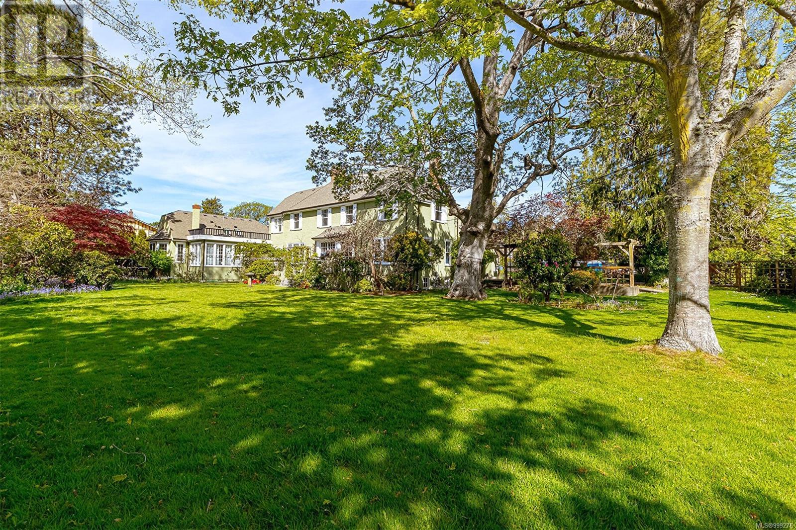 Single Family House Character for Sale in  Pemberton Rd Victoria 