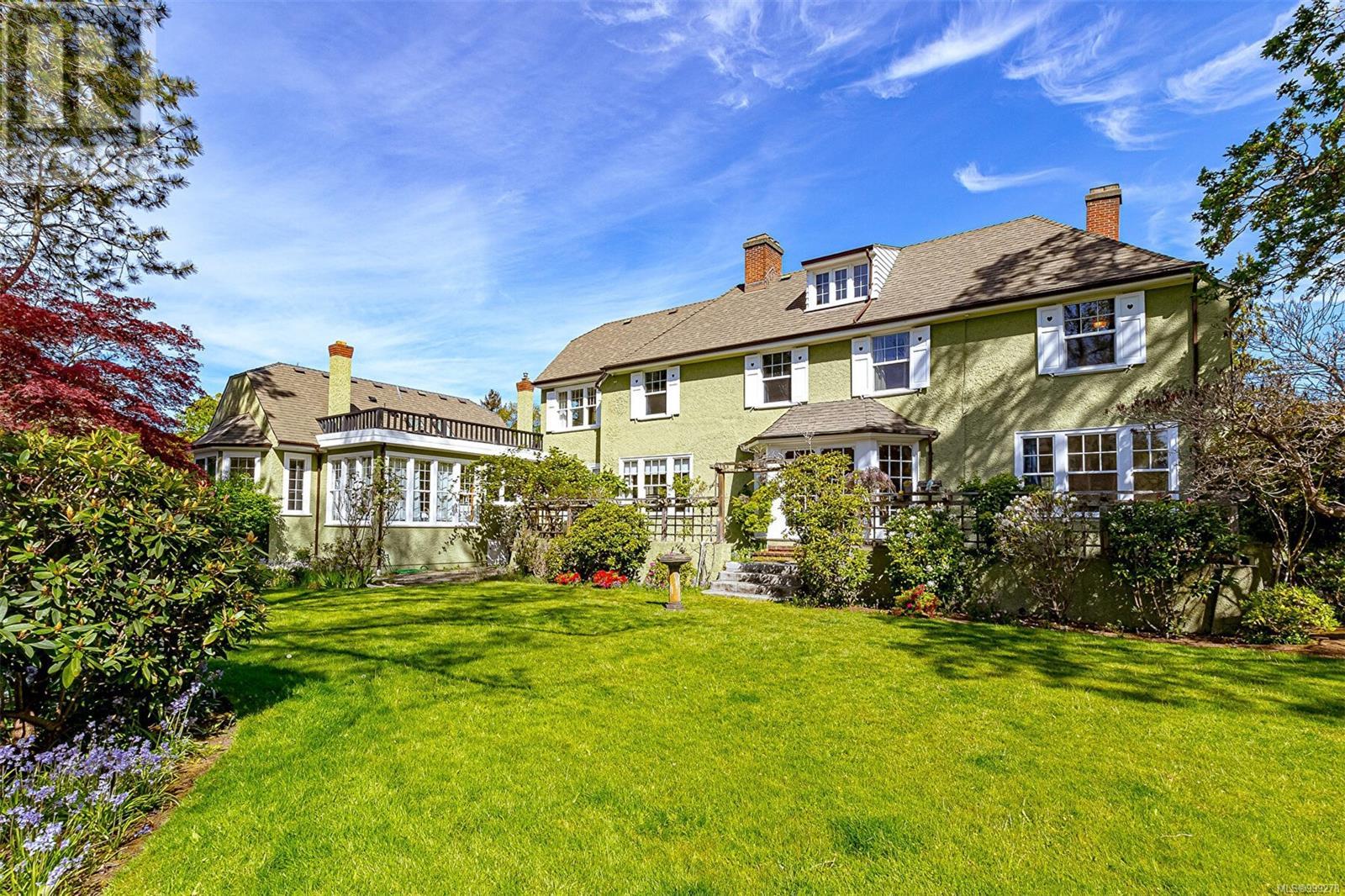 Photo 32 of 820 Pemberton Rd, Victoria BC