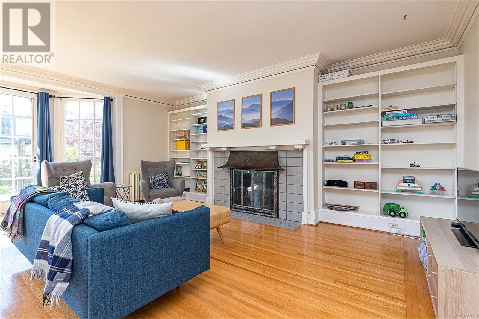 Photo 8 of 820 Pemberton Rd, Victoria BC
