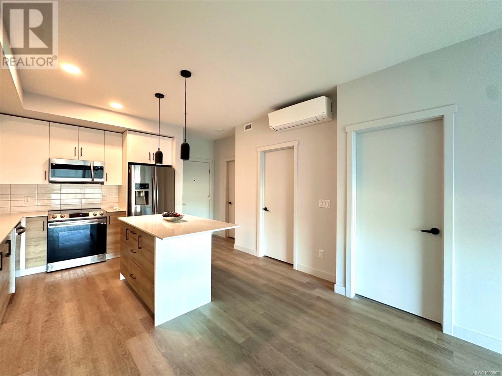 210 2465 Gateway Road, Langford