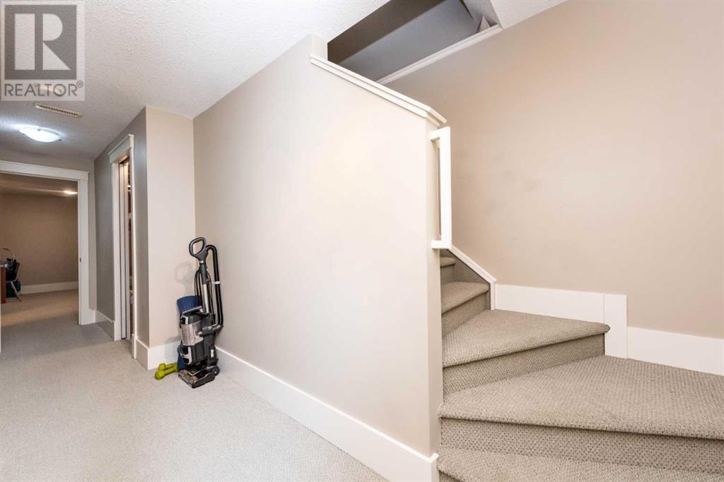 Single Family House for Sale in  Wentworth Drive SW West Springs Calgary 
