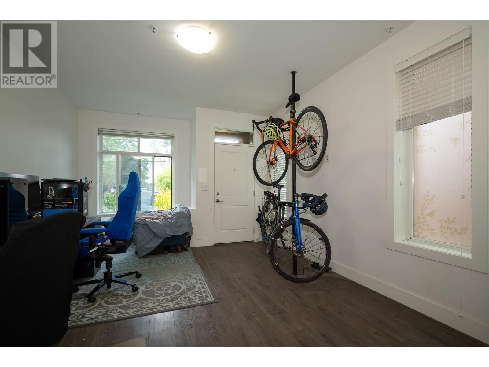 Photo 7 of 5805 Wales Street, Vancouver BC
