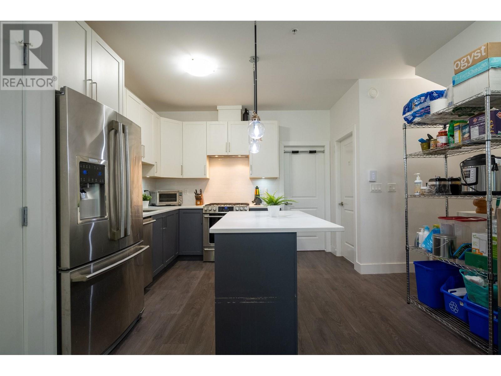 Photo 11 of 5805 Wales Street, Vancouver BC