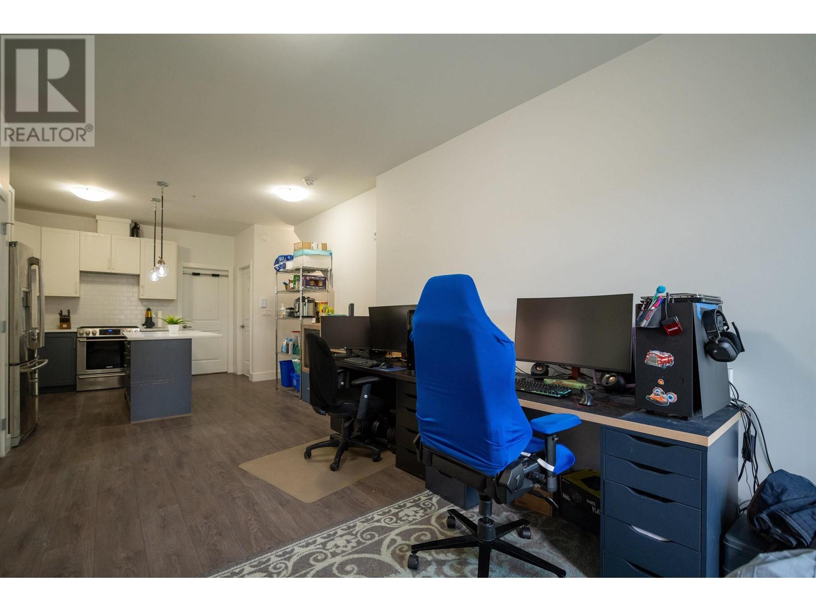 Photo 8 of 5805 Wales Street, Vancouver BC