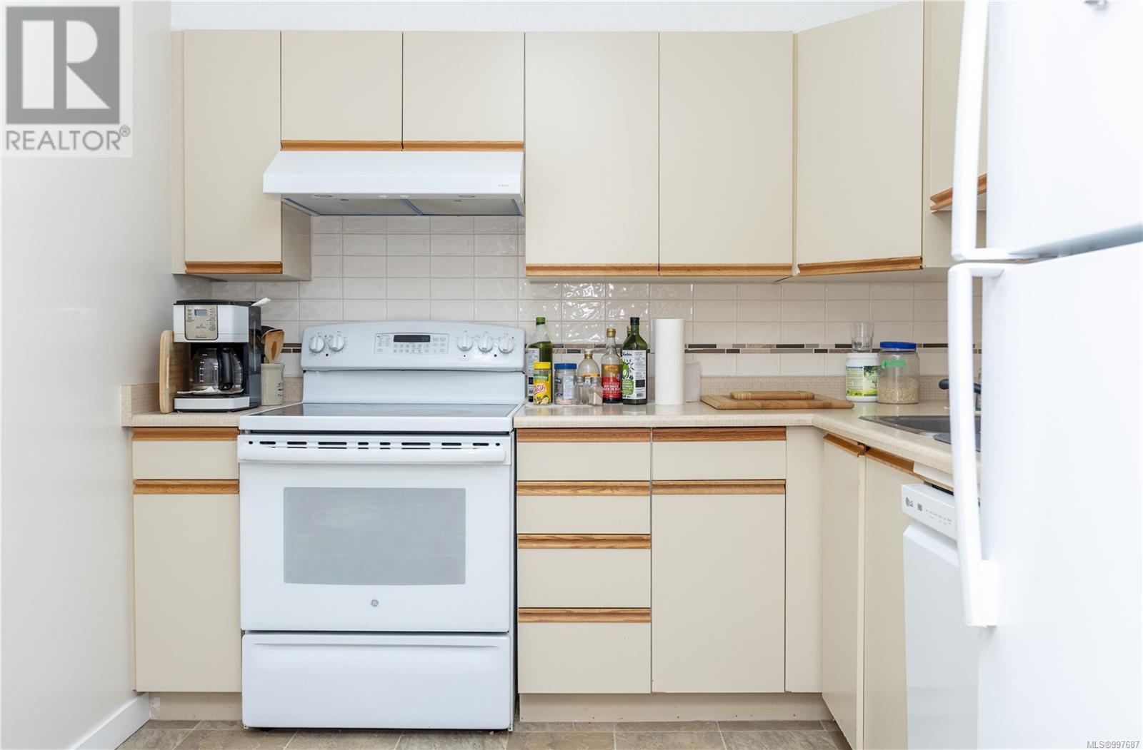 #410 6715 DOVER RD - Image 17