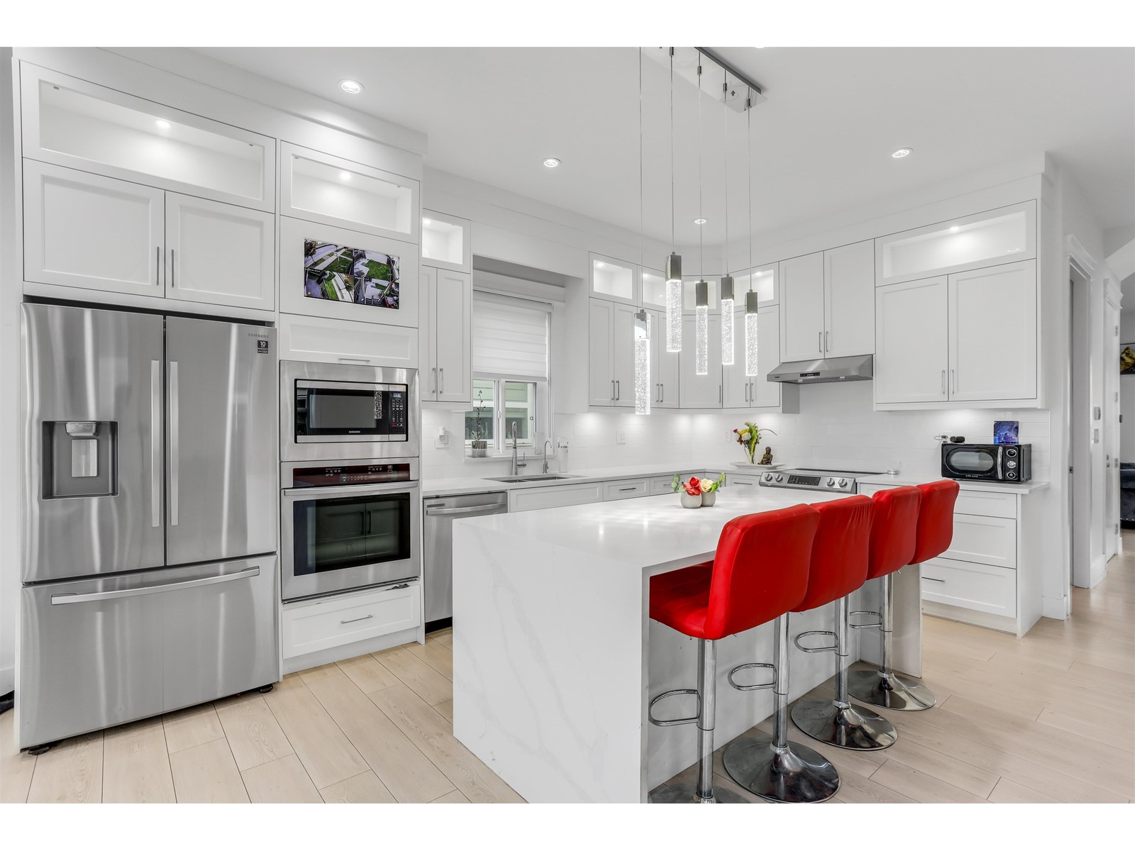 Photo 6 of 9722 160 Street, Surrey BC