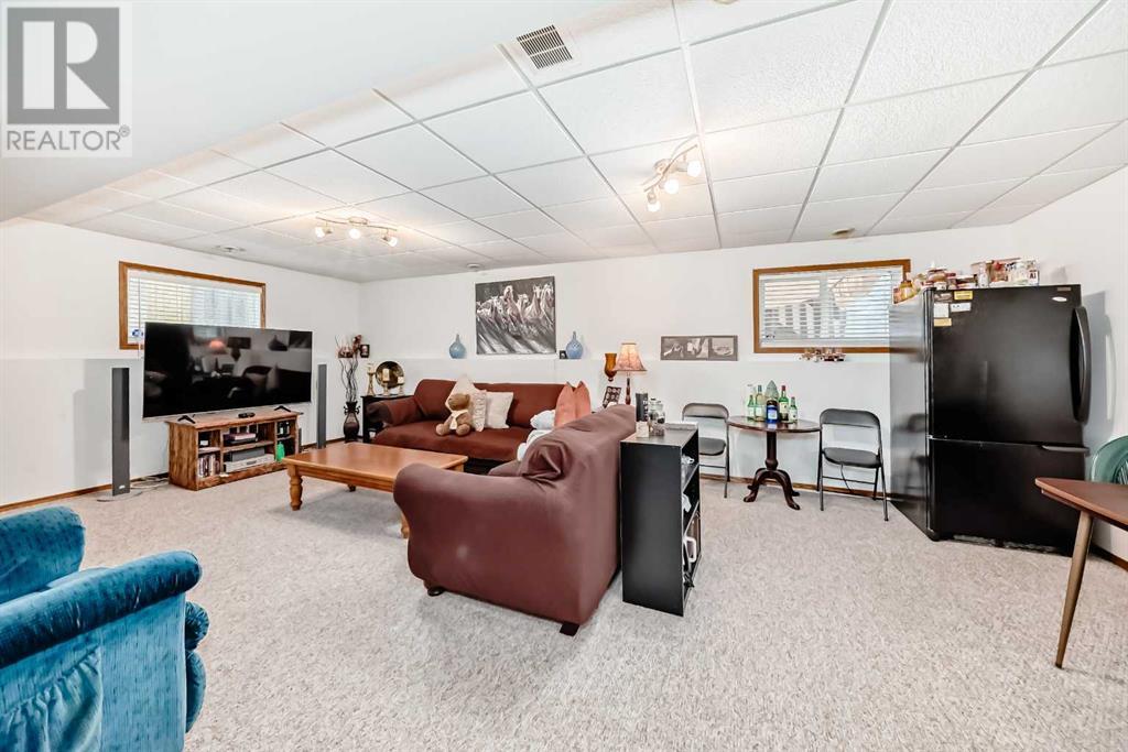 27 Adamson Avenue, Red Deer