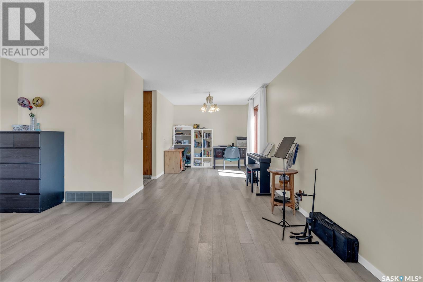 Photo 11 of 2014 Styles Crescent E, Regina SK