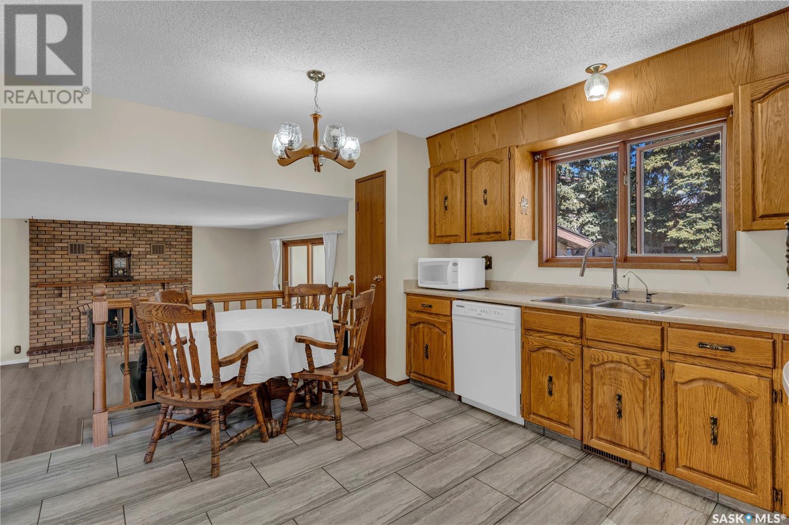 Photo 21 of 2014 Styles Crescent E, Regina SK