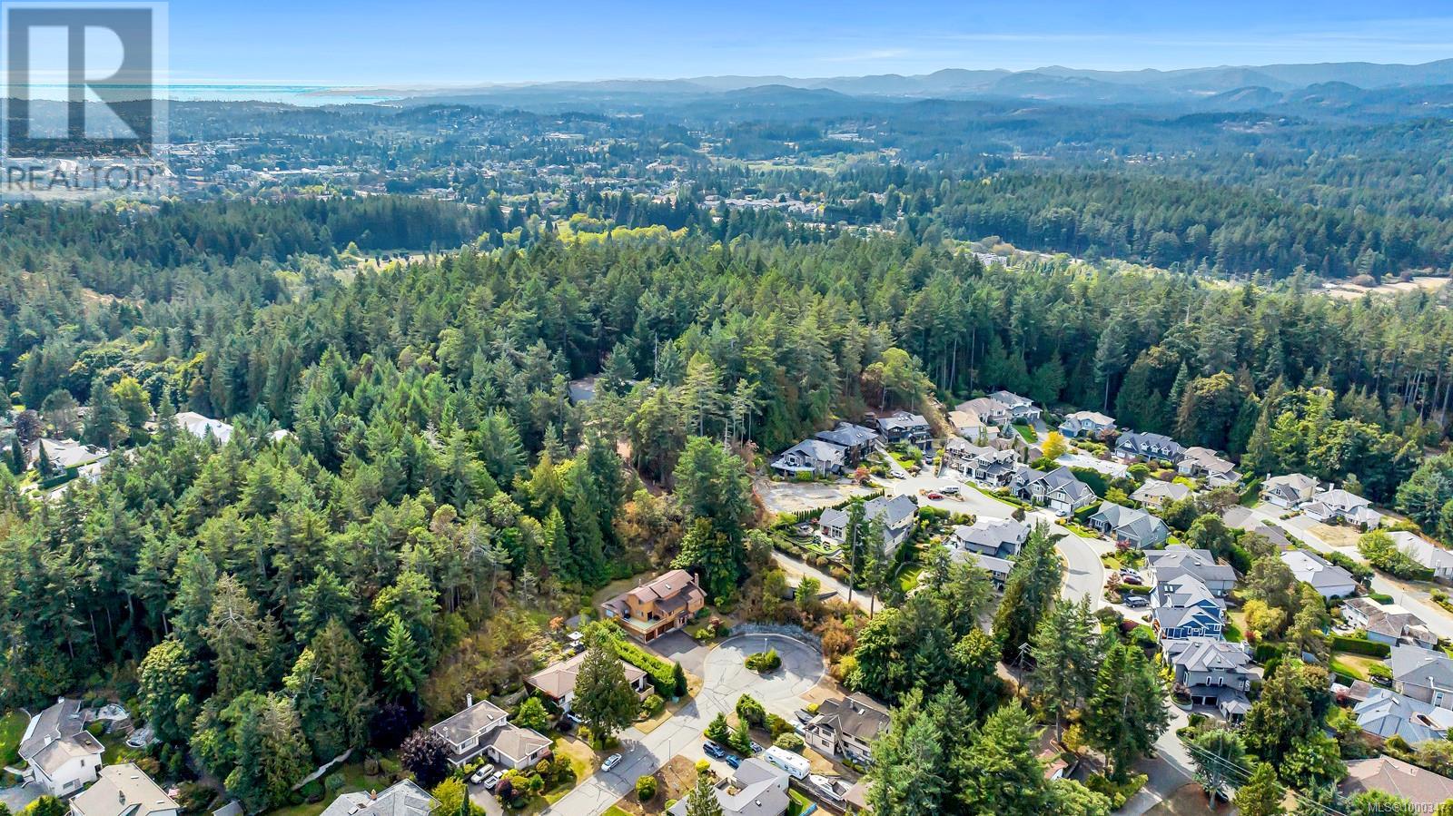  800 Seamist Place, Saanich