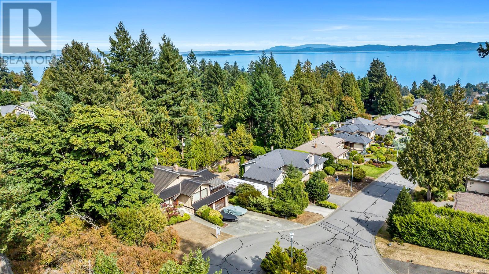 800 Seamist Place, Saanich