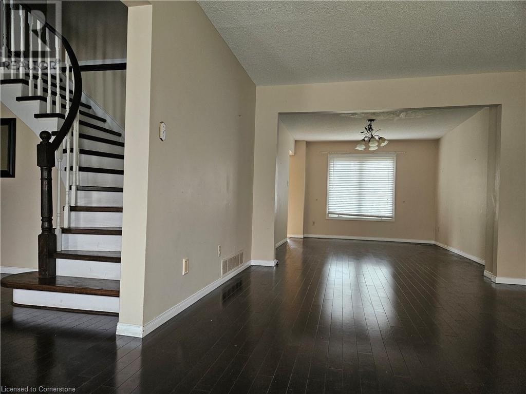 Photo 2 of 1409 Heritage Way, Oakville ON