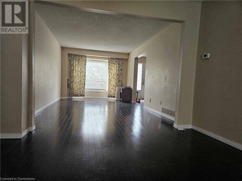 Photo 3 of 1409 Heritage Way, Oakville ON