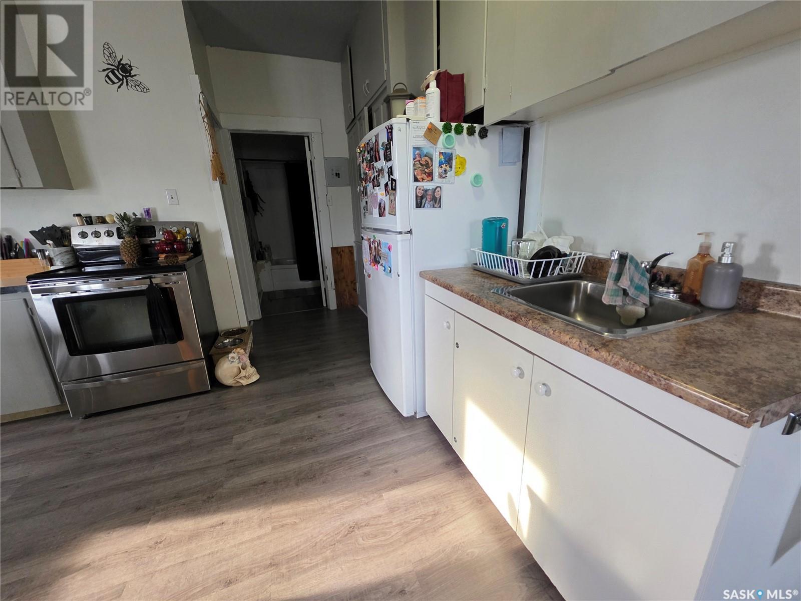 Multi-family House Low rise for Sale in  th AVENUE NW Swift Current 