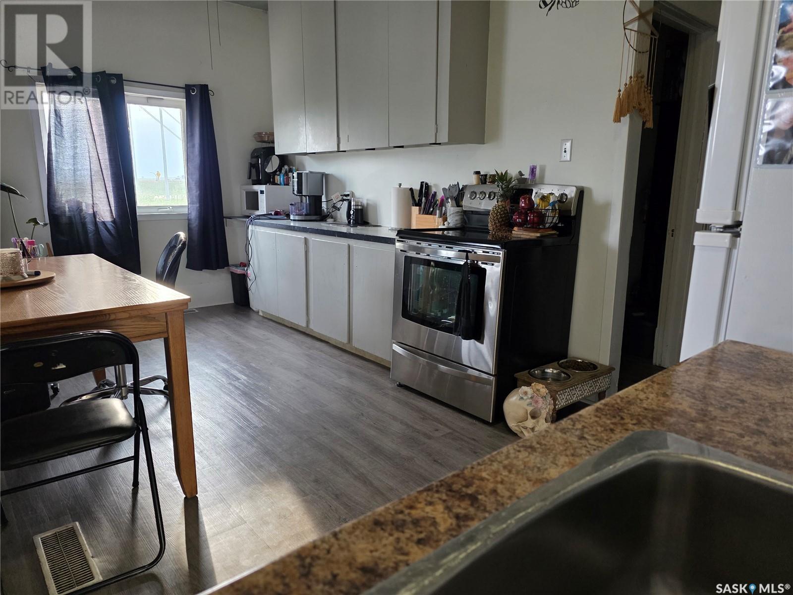 Multi-family House Low rise for Sale in  th AVENUE NW Swift Current 