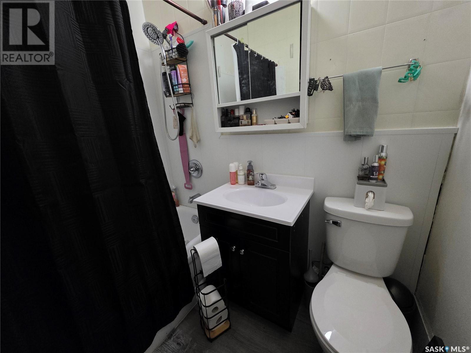 Multi-family House Low rise for Sale in  th AVENUE NW Swift Current 