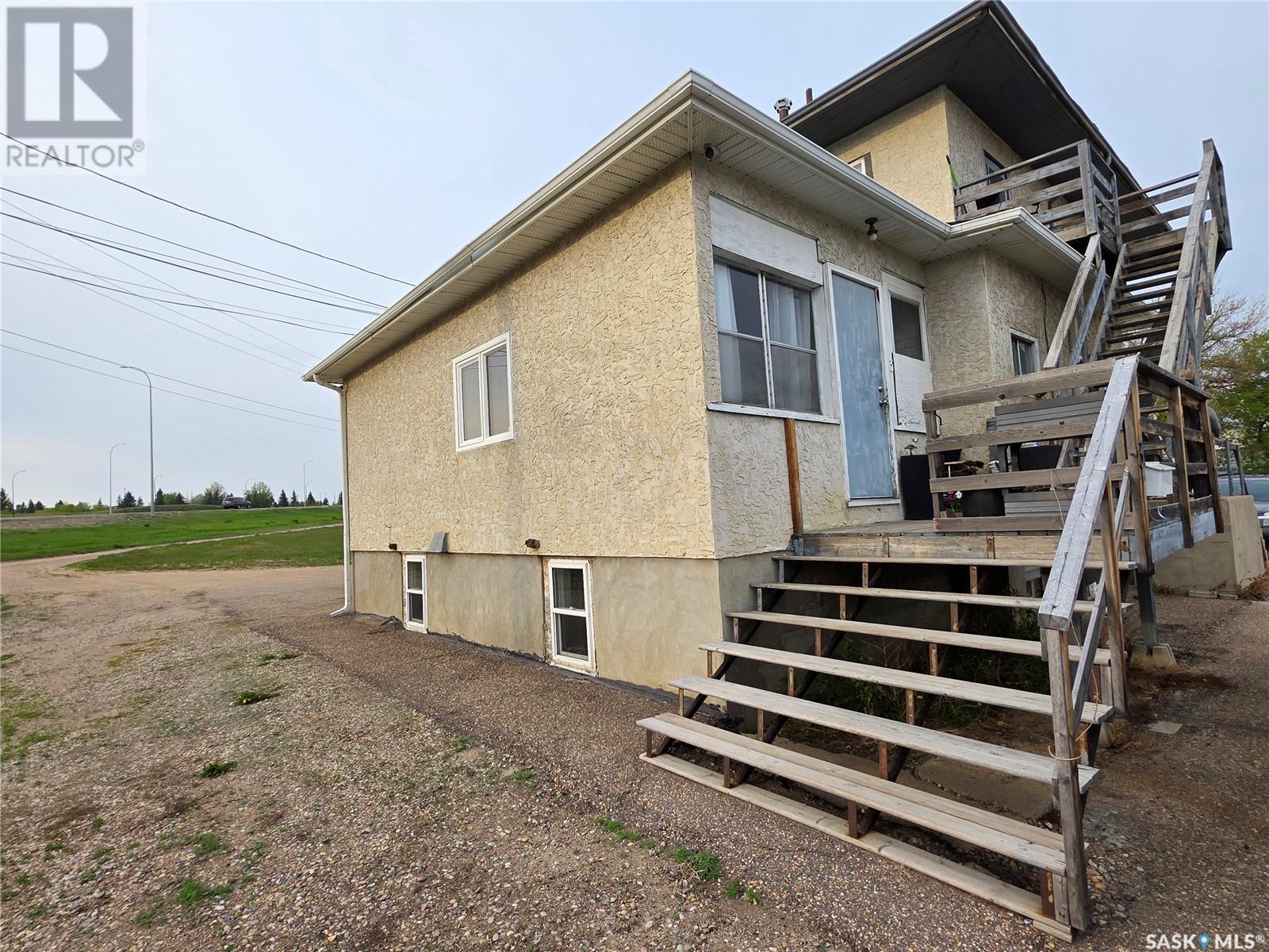 Multi-family House Low rise for Sale in  th AVENUE NW Swift Current 
