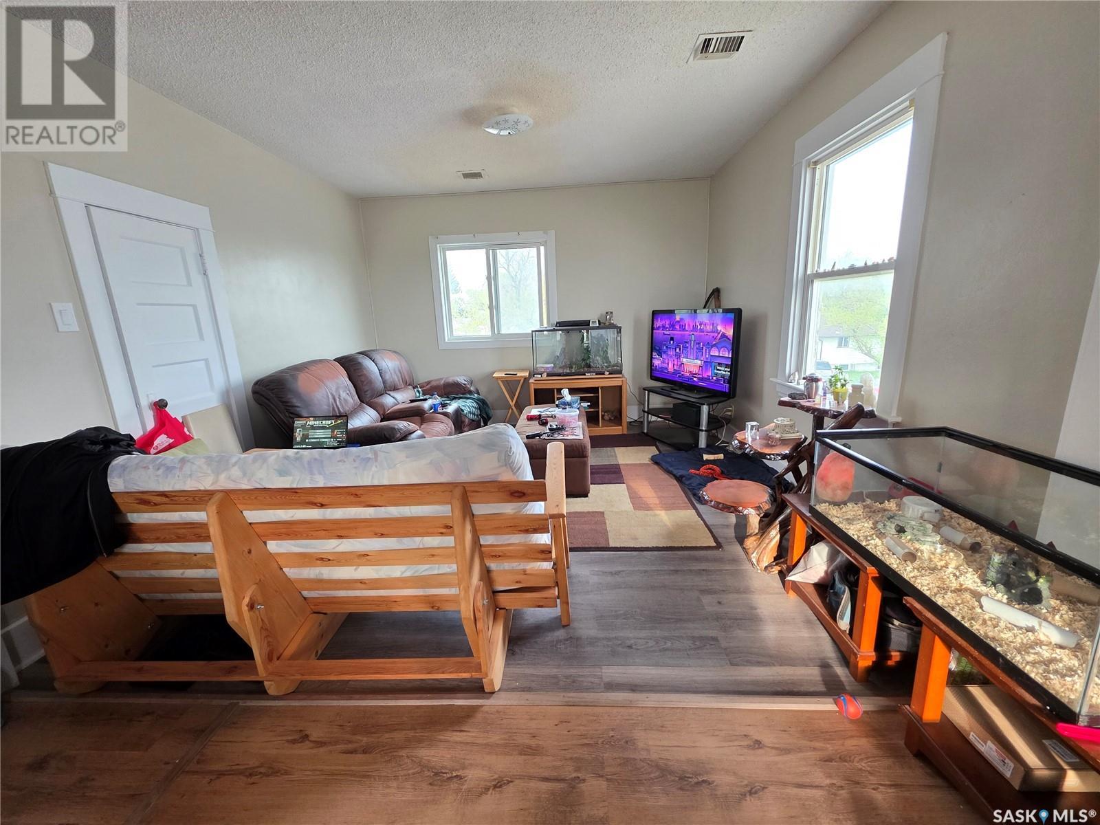 Multi-family House Low rise for Sale in  th AVENUE NW Swift Current 