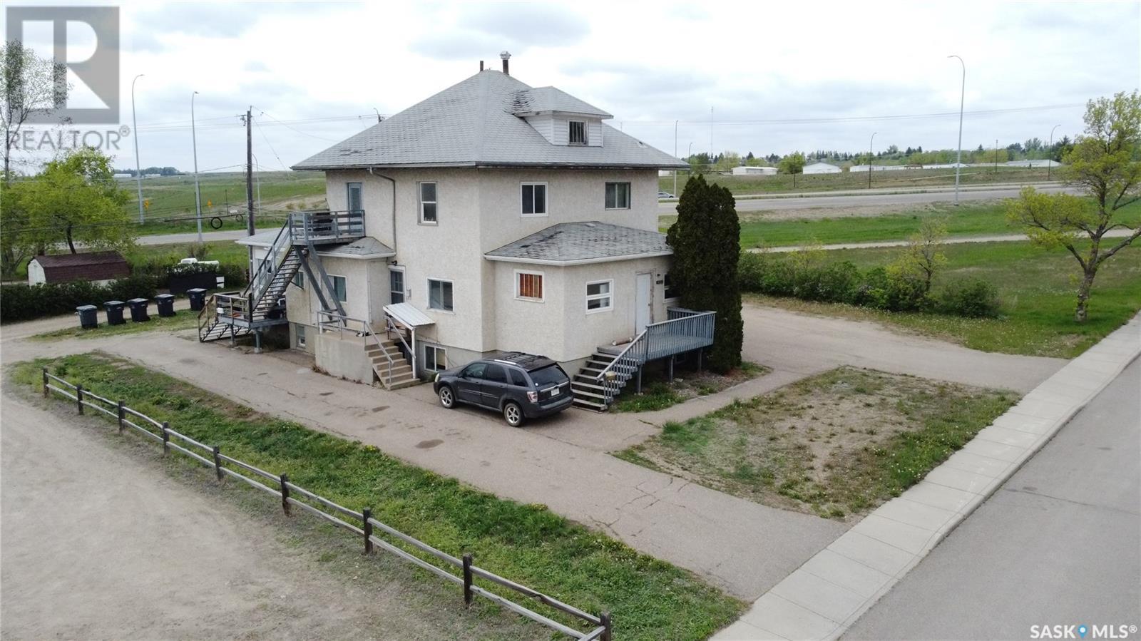 Multi-family House Low rise for Sale in  th AVENUE NW Swift Current 
