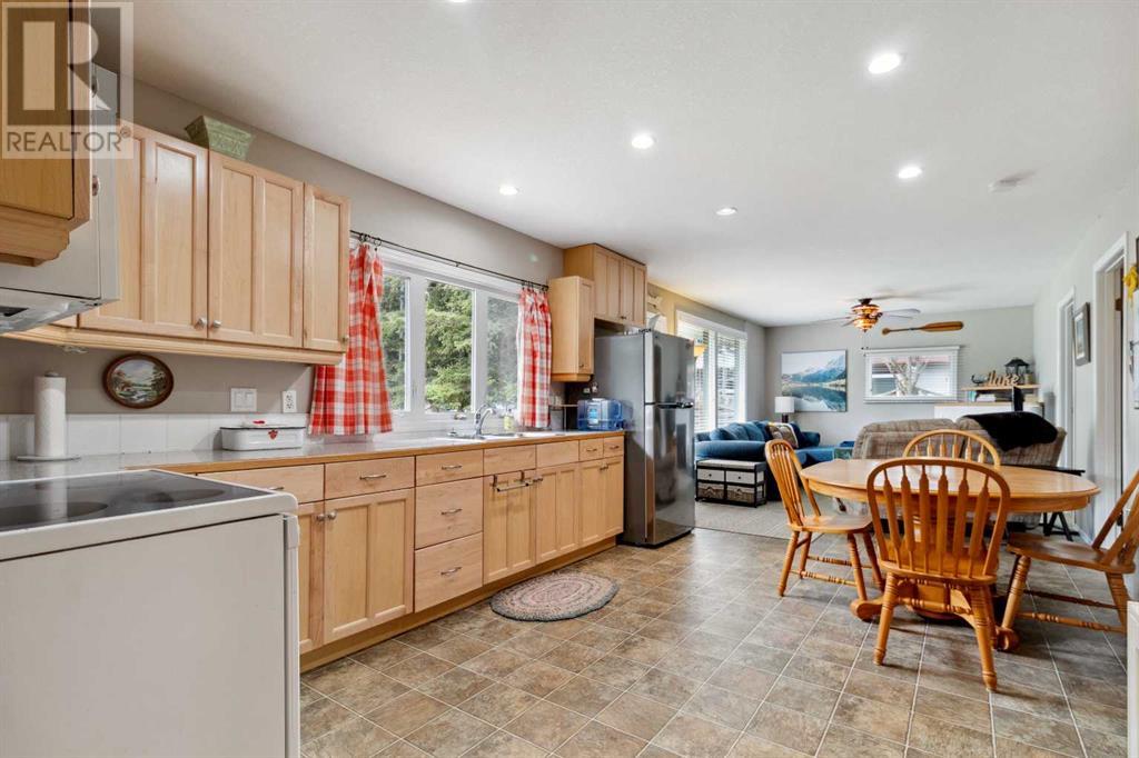 356 Pine Crescent, Rural Lacombe County