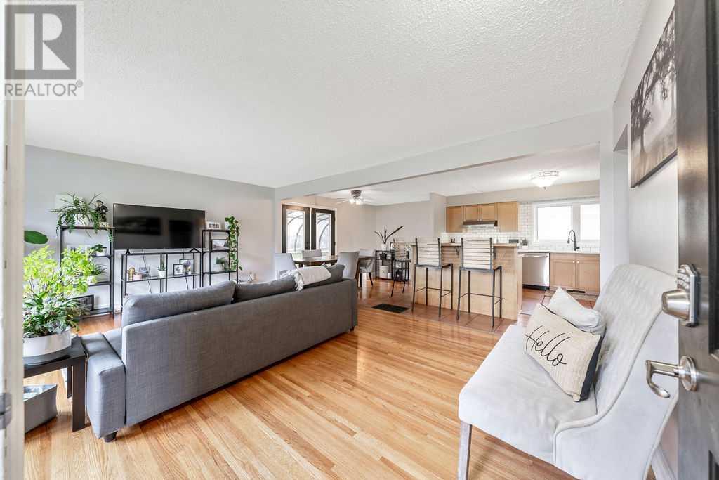 53 Cochrane Crescent, Cochrane