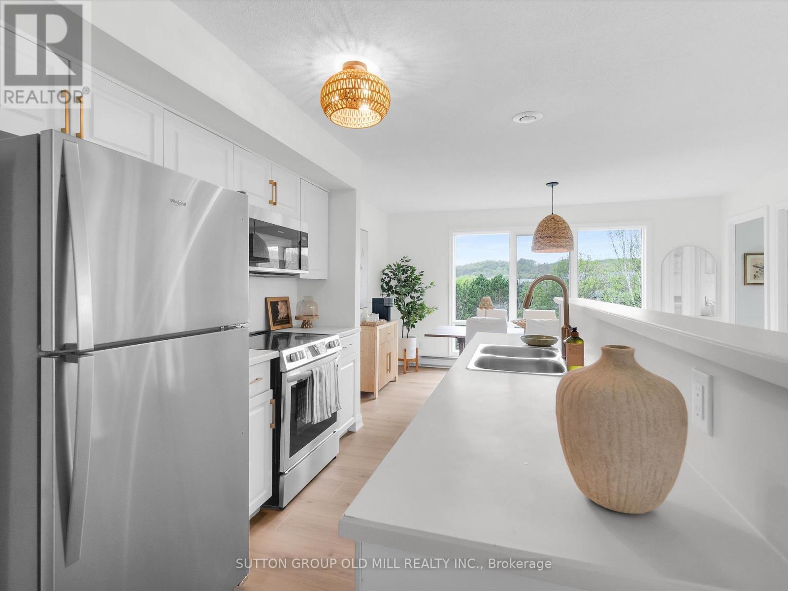 Photo 5 of 203 26 Deerhurst Drive, Huntsville ON