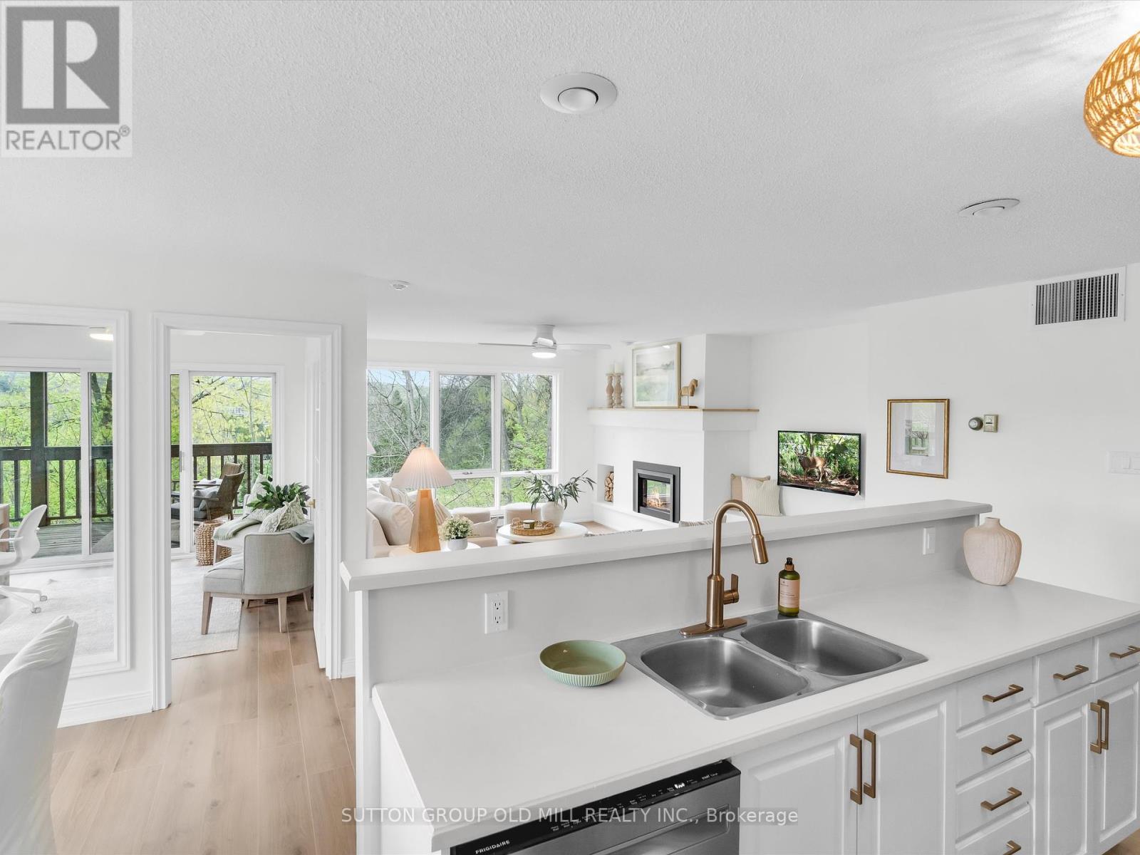 Photo 7 of 203 26 Deerhurst Drive, Huntsville ON