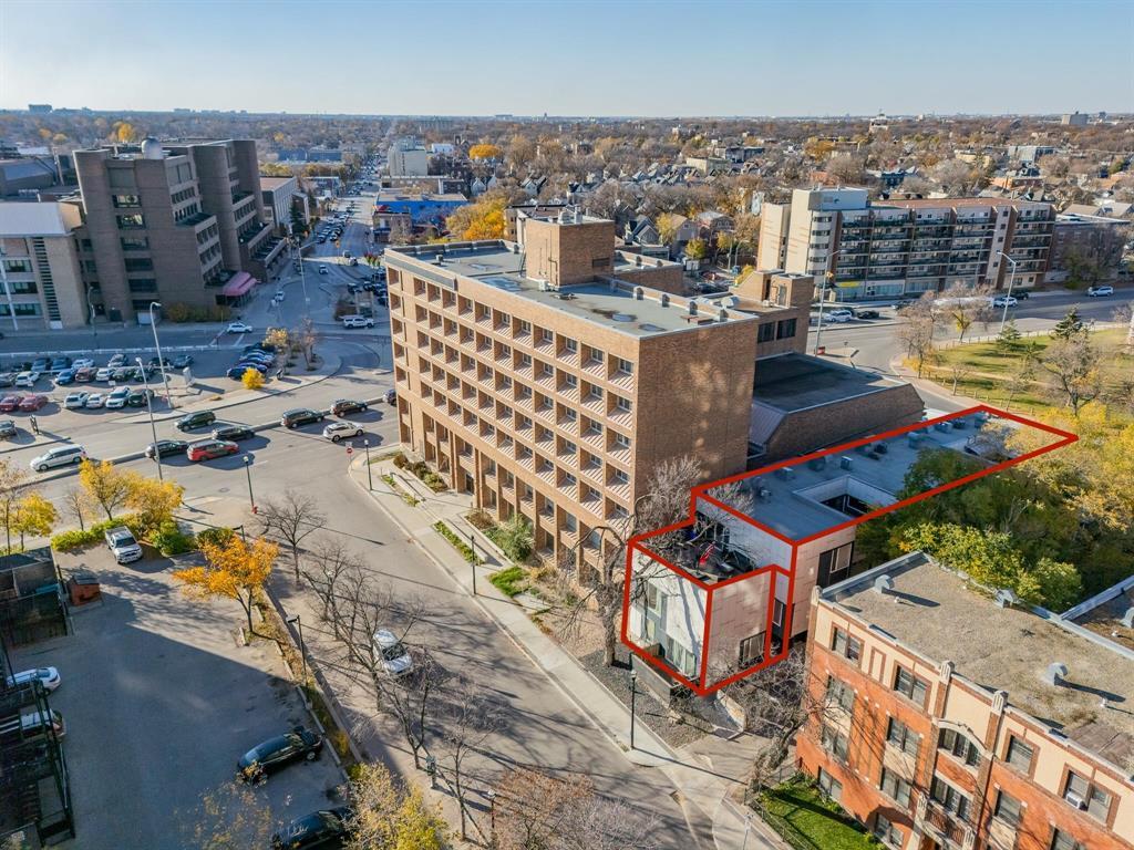 Photo 2 of 1 443 Webb Place, Winnipeg MB