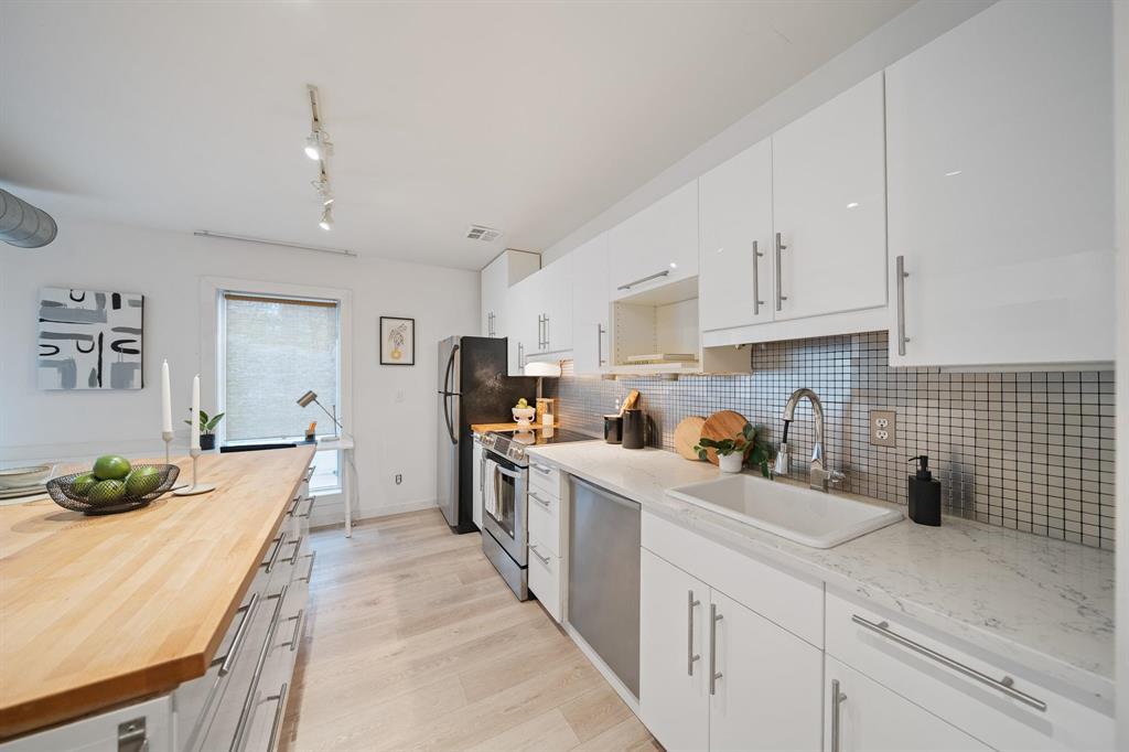 Photo 9 of 1 443 Webb Place, Winnipeg MB