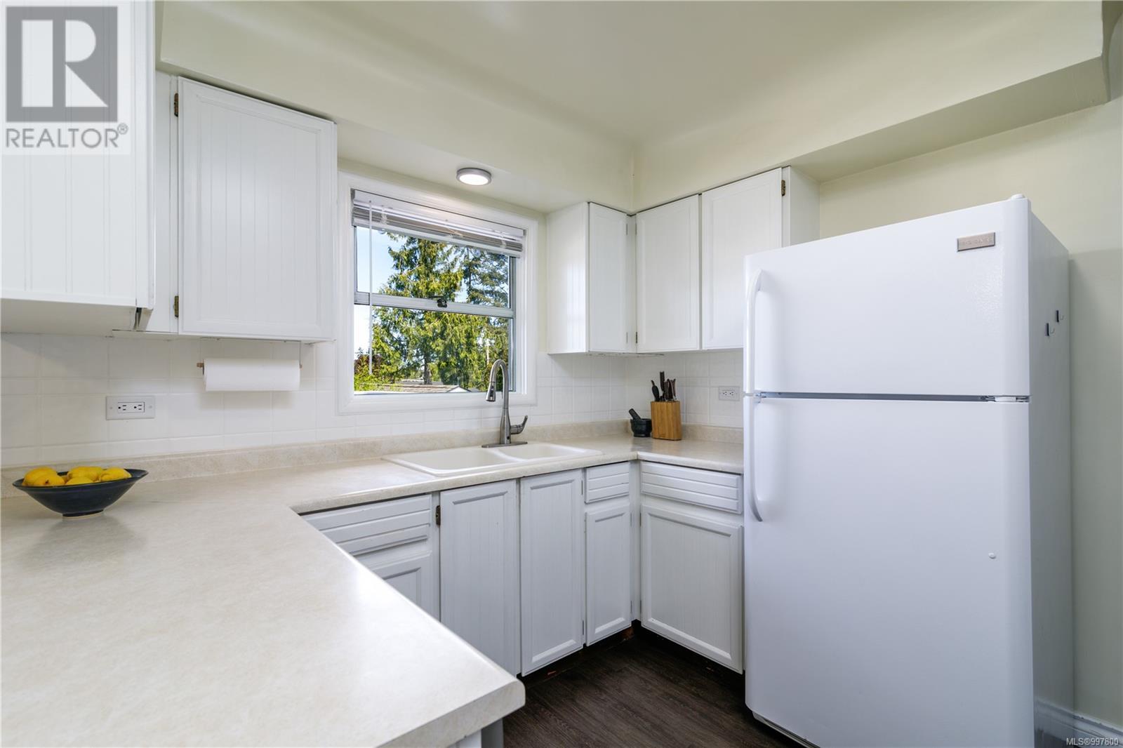 246 Glenairlie Dr, View Royal