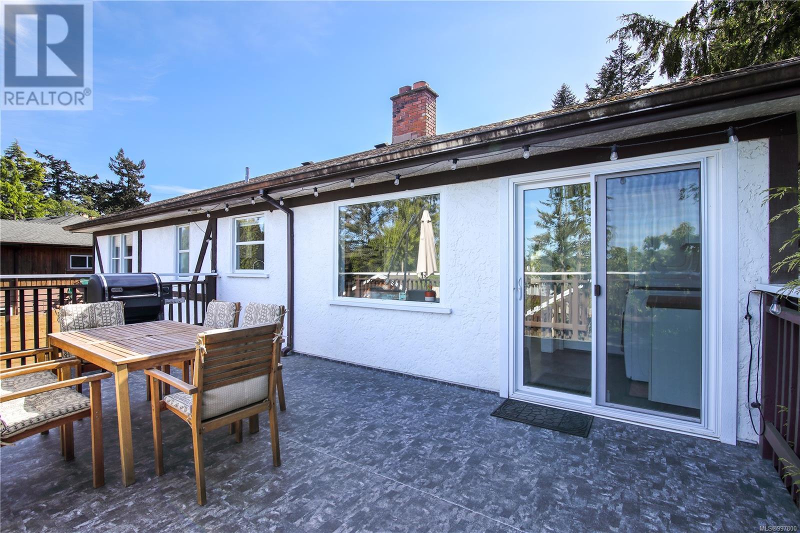 246 Glenairlie Dr, View Royal