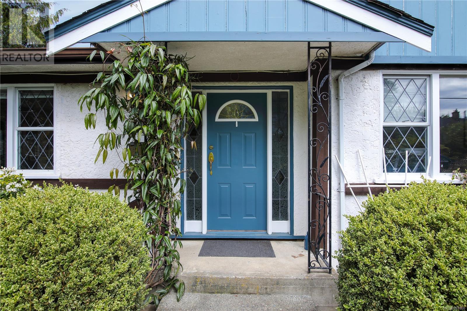 246 Glenairlie Dr, View Royal