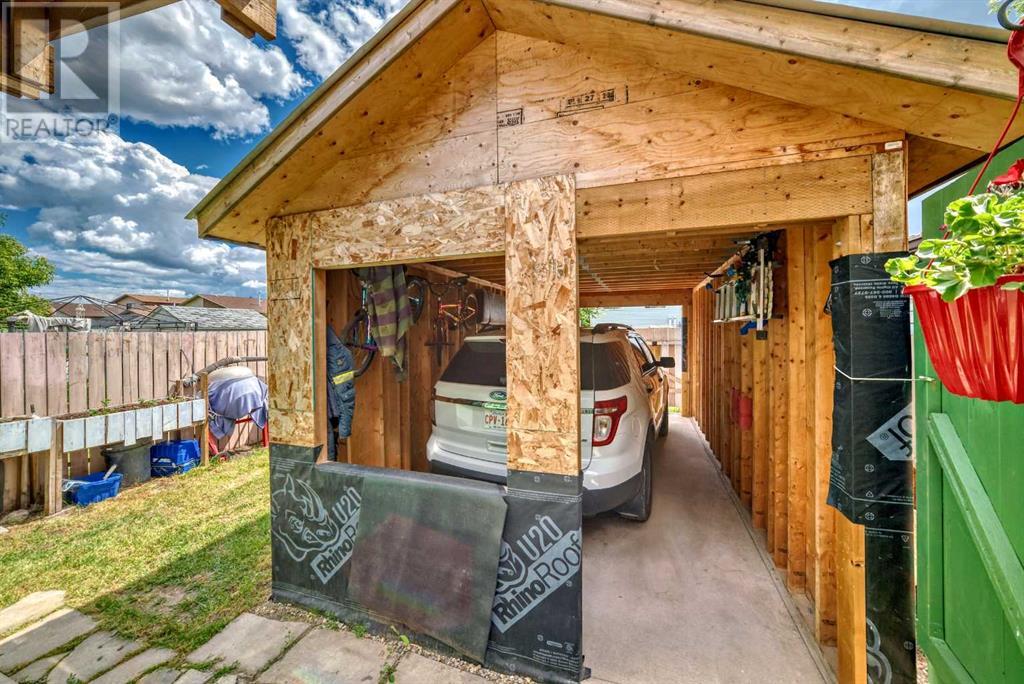 Single Family House Bi-level for Sale in  Whitworth Way NE Whitehorn Calgary 