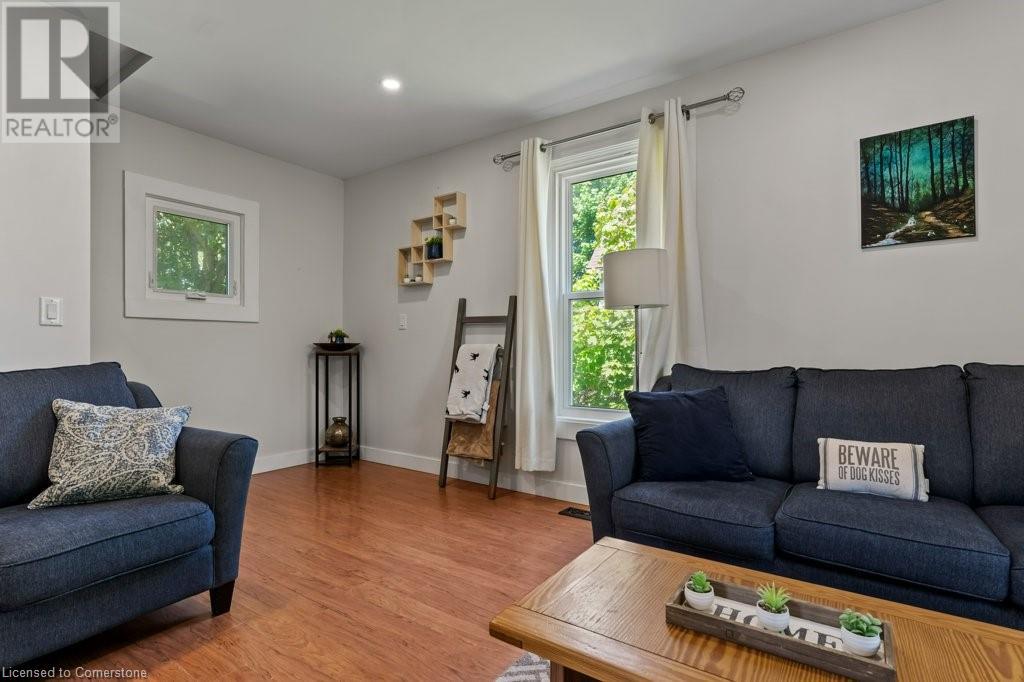 Photo 12 of 4216 Mountain Street, Beamsville ON