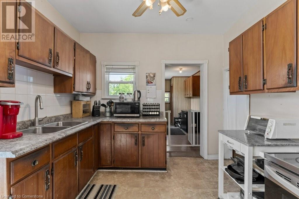 Photo 20 of 4216 Mountain Street, Beamsville ON