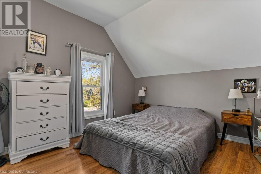 Photo 24 of 4216 Mountain Street, Beamsville ON